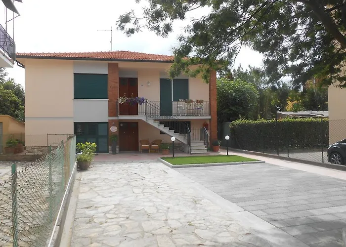Gino\'S House